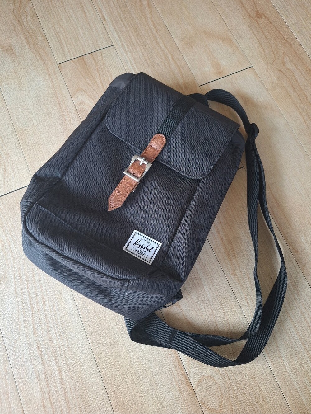 Herschel Supply Co. Retreat Mini Crossbody Bag Purse Black